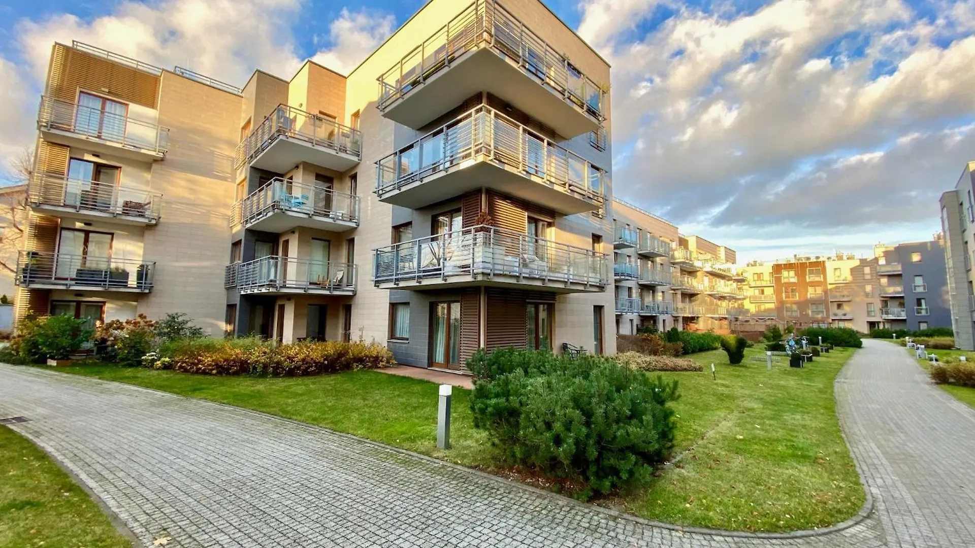 Sunny Apartment By The Sea With Garage 폴란드